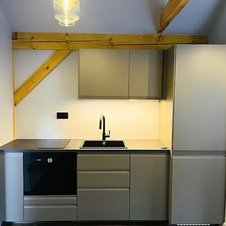 Merri Apartment